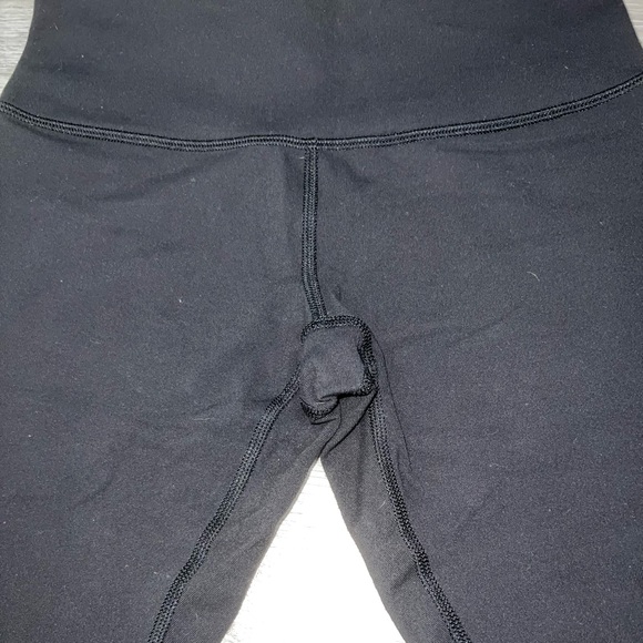 Lululemon Wonderunder - Picture 2 of 3